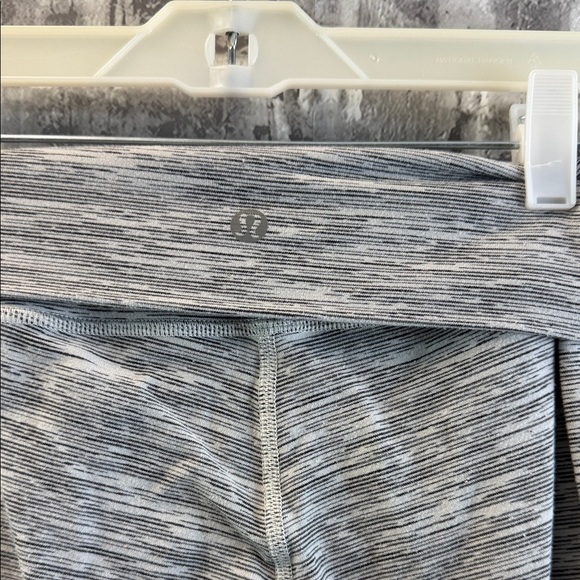 Lululemon capri Leggings - Picture 3 of 8